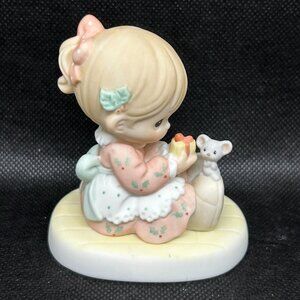 Hallmark Exclusive Precious Moments "Sharing The Season With You" figurine